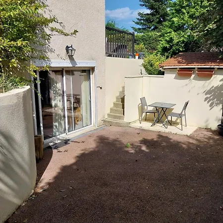 One-room In A Detached House 30km From Paris Vendégház 3*